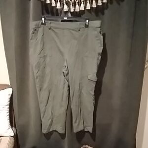 Women's Olive Capris